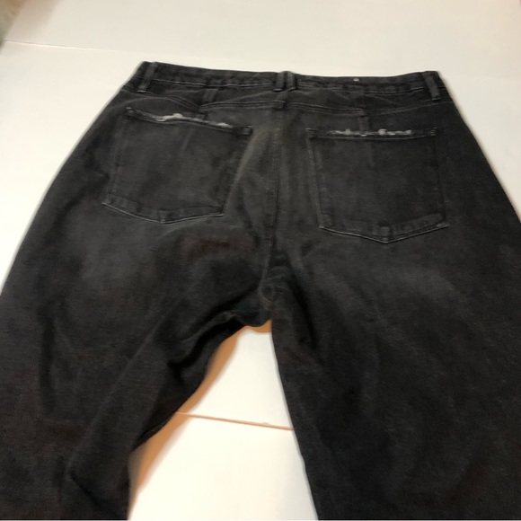 NWT Good American black slight distressed denim size 16 - Picture 2 of 14